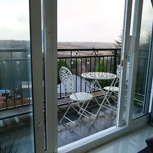 https://apt-two-bedroom-with-scenic-balcony-view.yorkshirehotels.net