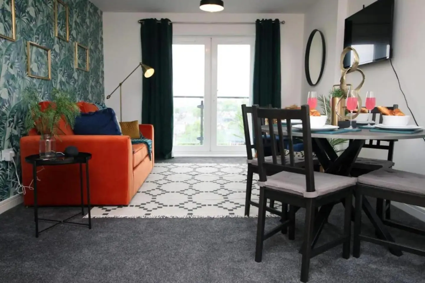 카디프 Cohost Partners | Free Parking | 2Br | Smart Tv 아파트