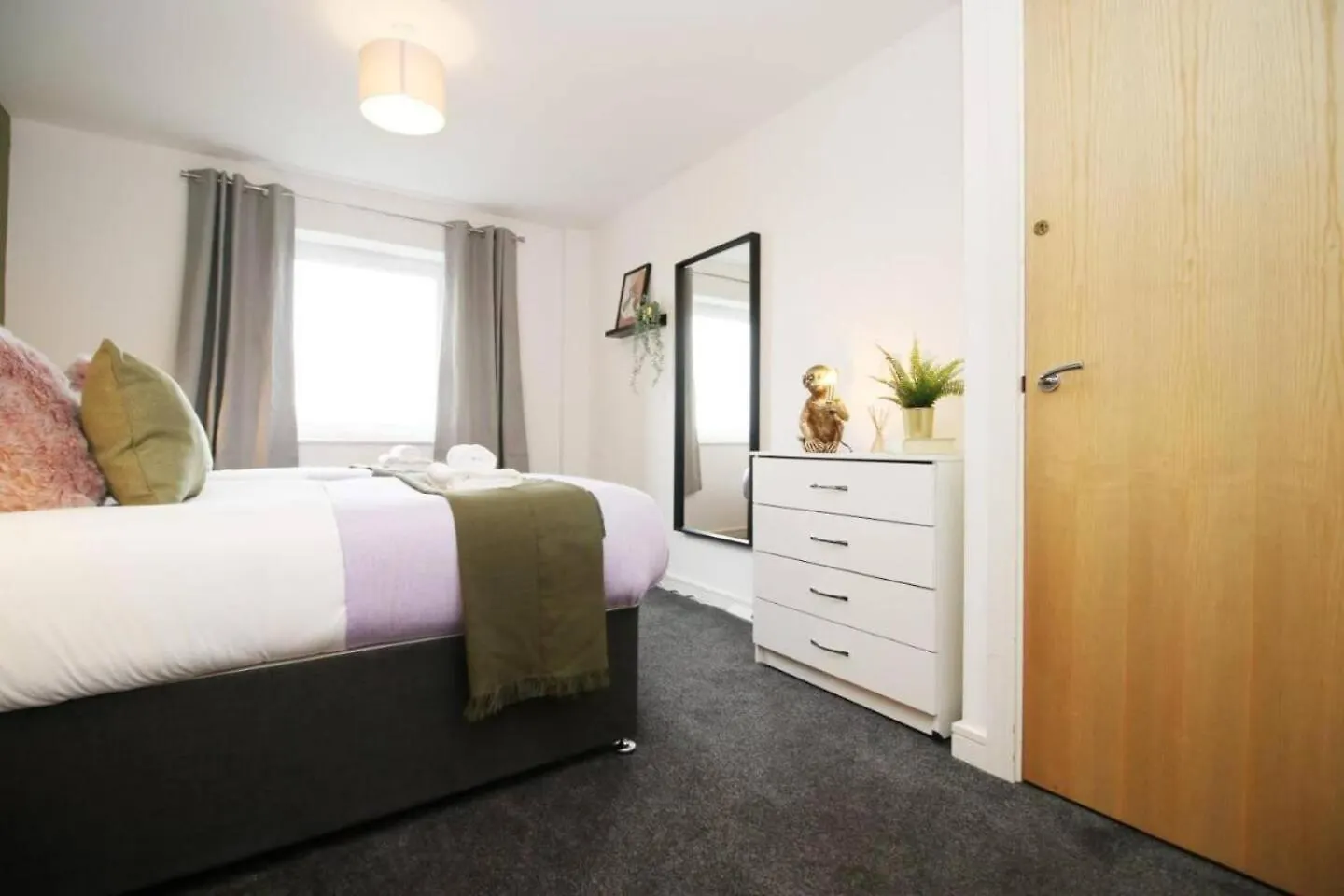카디프 Cohost Partners | Free Parking | 2Br | Smart Tv 아파트 0*,